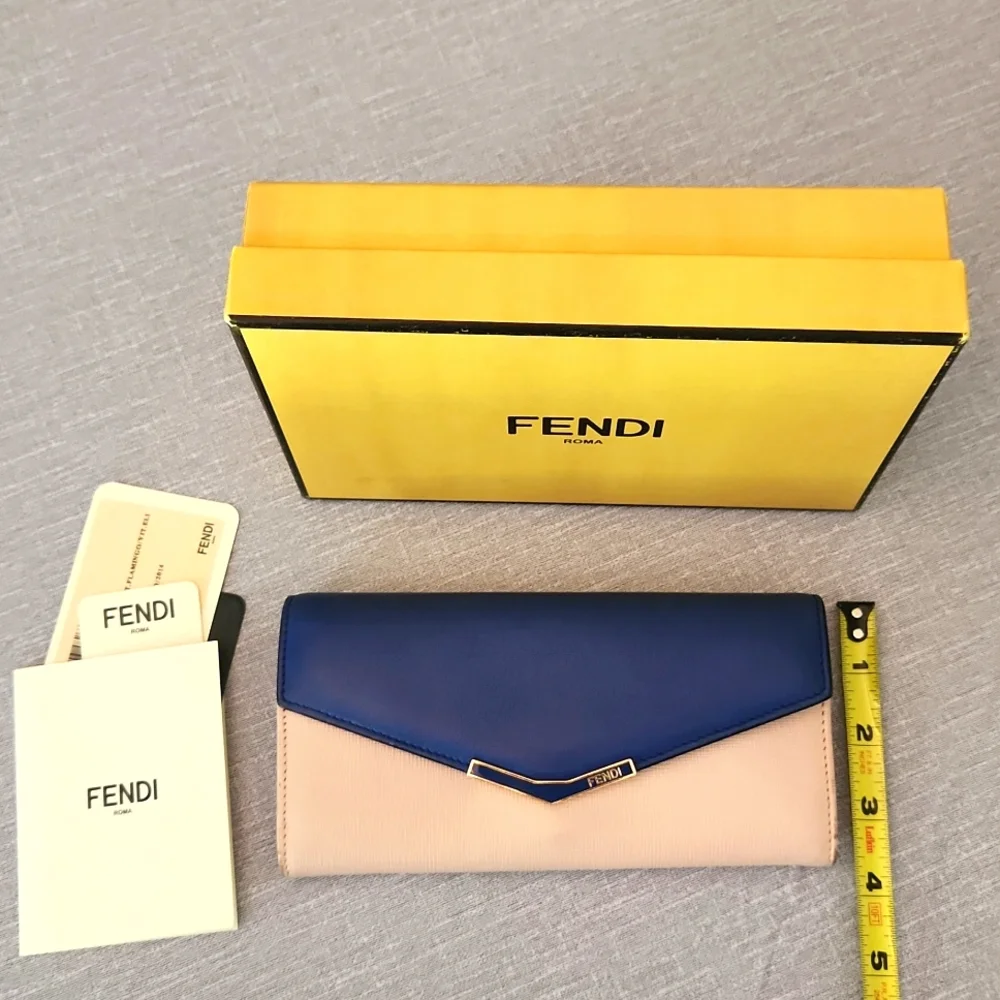 Fendi Contintental Leather Wallet W/Box And Cards - Picture 16 of 16